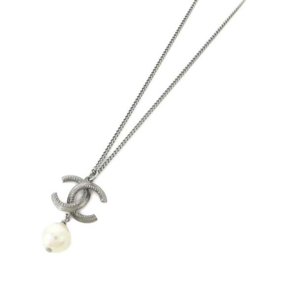 CHANEL White Necklace
